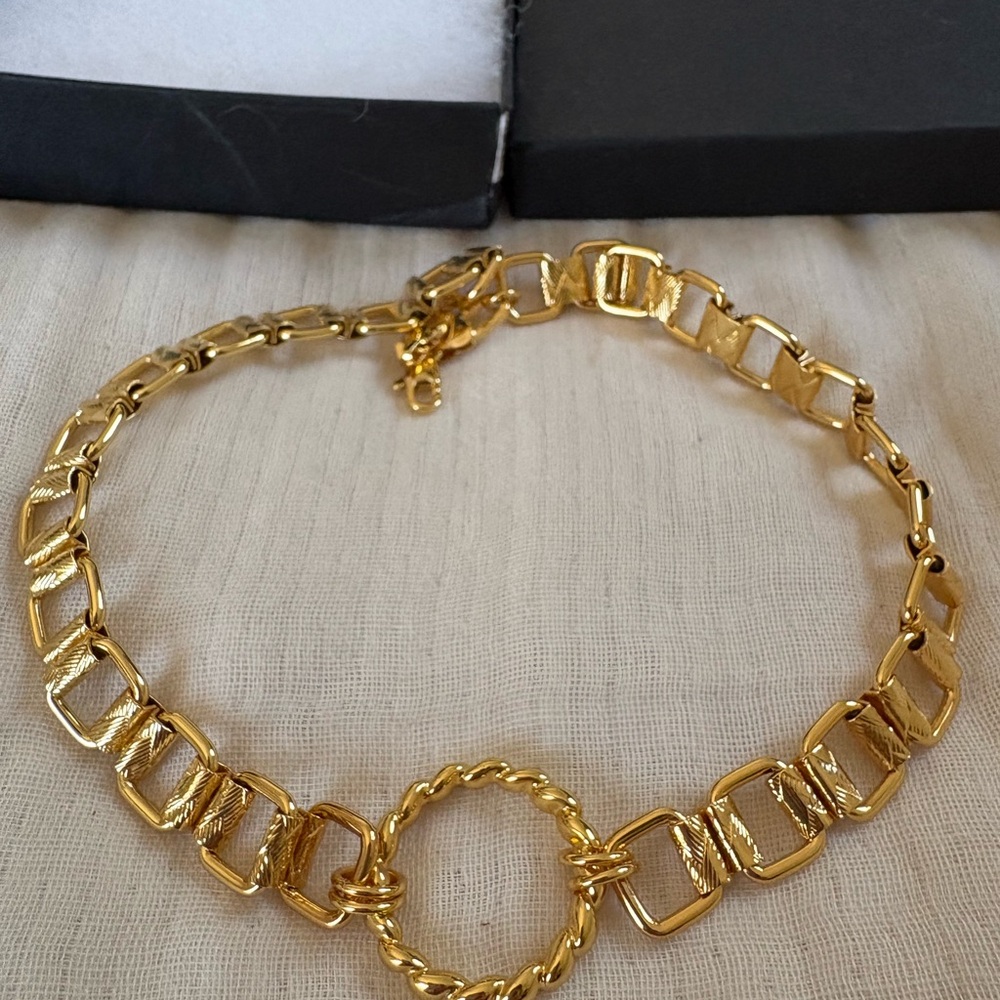 Elegant Gold Chain Necklace